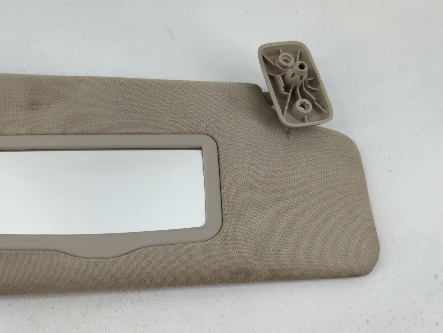 2009-2010 Ford F-150 Sun Visor Shade Replacement Passenger Right Mirror Fits Fits 2009 2010 OEM Used Auto Parts - Oemusedautoparts1.com