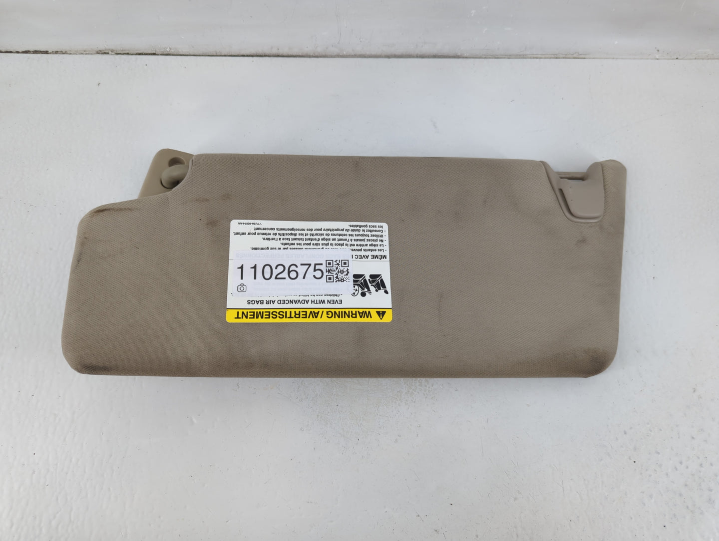 2009-2010 Ford F-150 Sun Visor Shade Replacement Passenger Right Mirror Fits Fits 2009 2010 OEM Used Auto Parts - Oemusedautoparts1.com