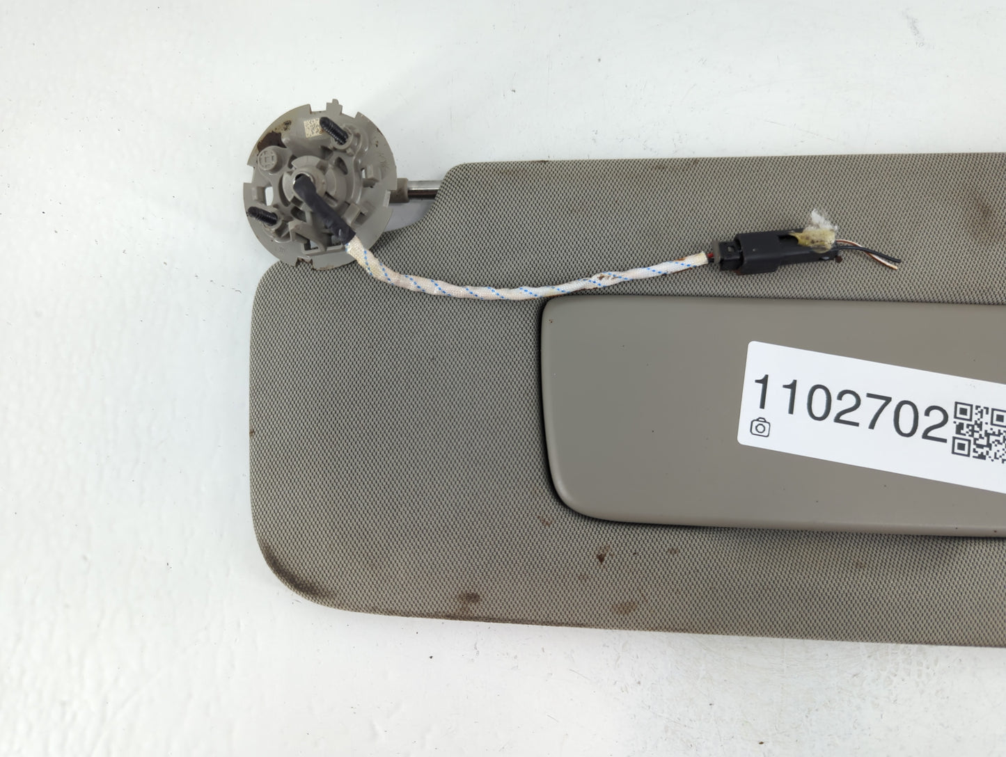 2018-2019 Chevrolet Equinox Sun Visor Shade Replacement Driver Left Mirror Fits Fits 2018 2019 OEM Used Auto Parts