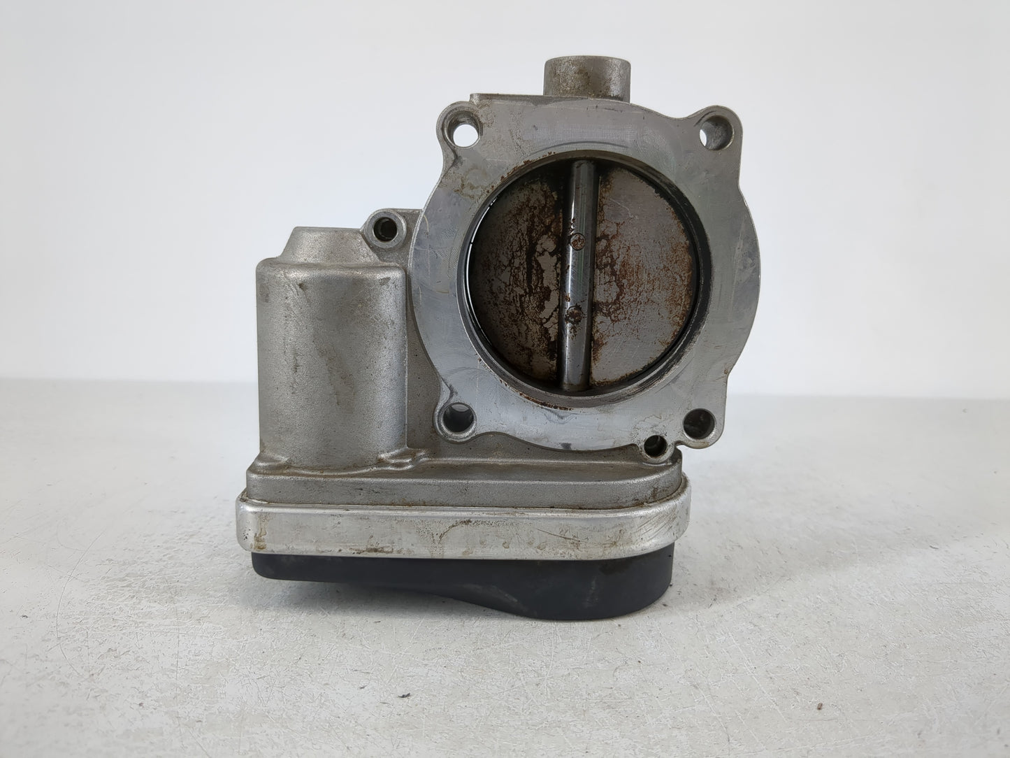 2009-2010 Dodge Journey Throttle Body P/N:04861691AA Fits Fits 2006 2007 2008 2009 2010 2011 OEM Used Auto Parts