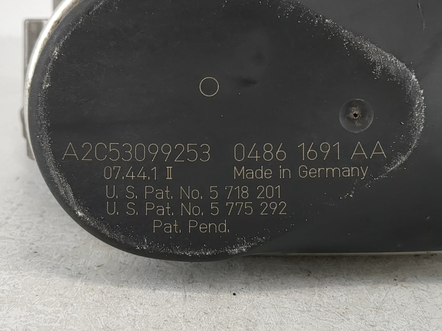 2009-2010 Dodge Journey Throttle Body P/N:04861691AA Fits Fits 2006 2007 2008 2009 2010 2011 OEM Used Auto Parts