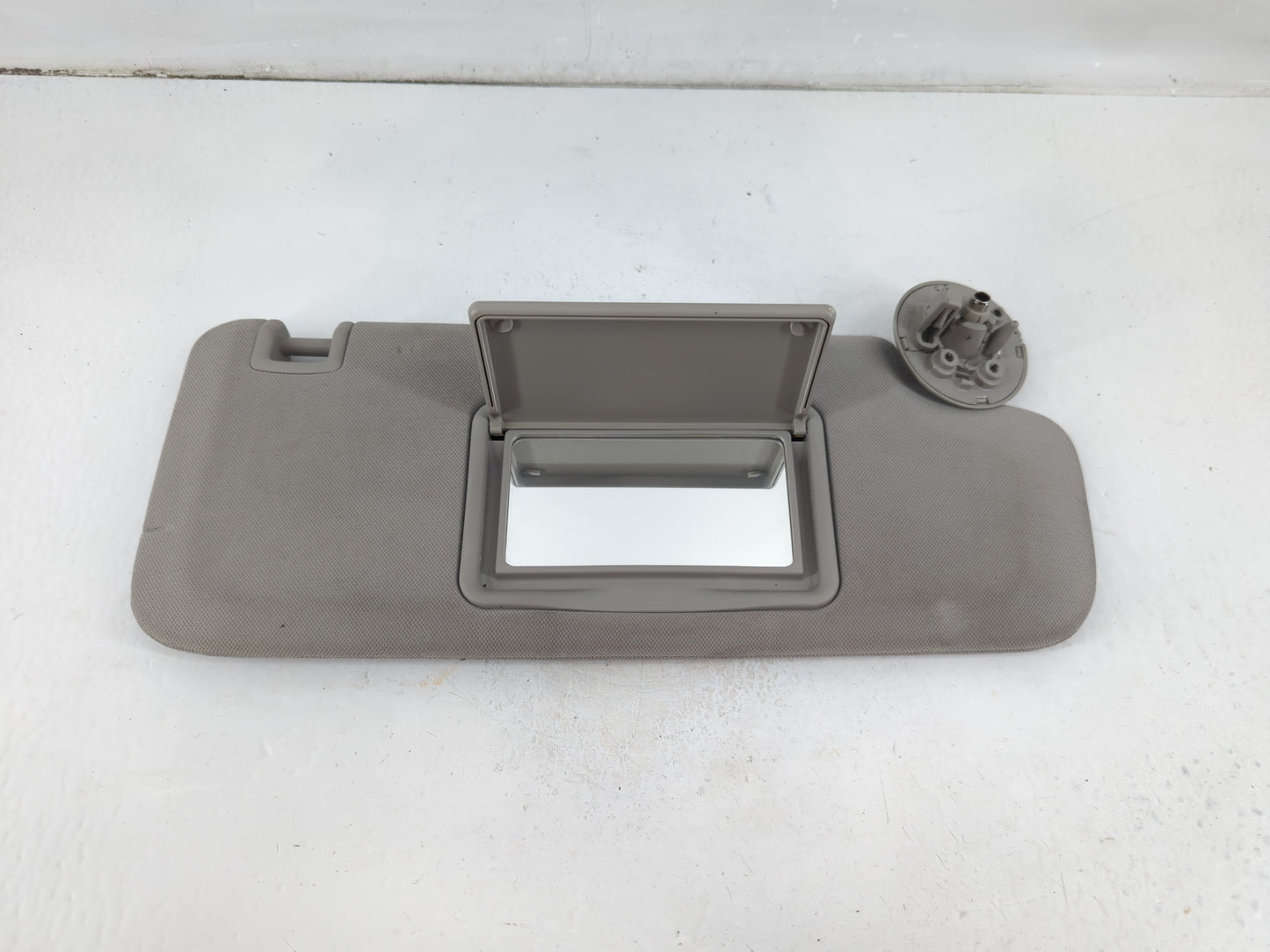 2004-2012 Chevrolet Malibu Sun Visor Shade Replacement Passenger Right Mirror Fits Fits 2004 2005 2008 2009 2010 2011 2012 OEM Used Auto Parts