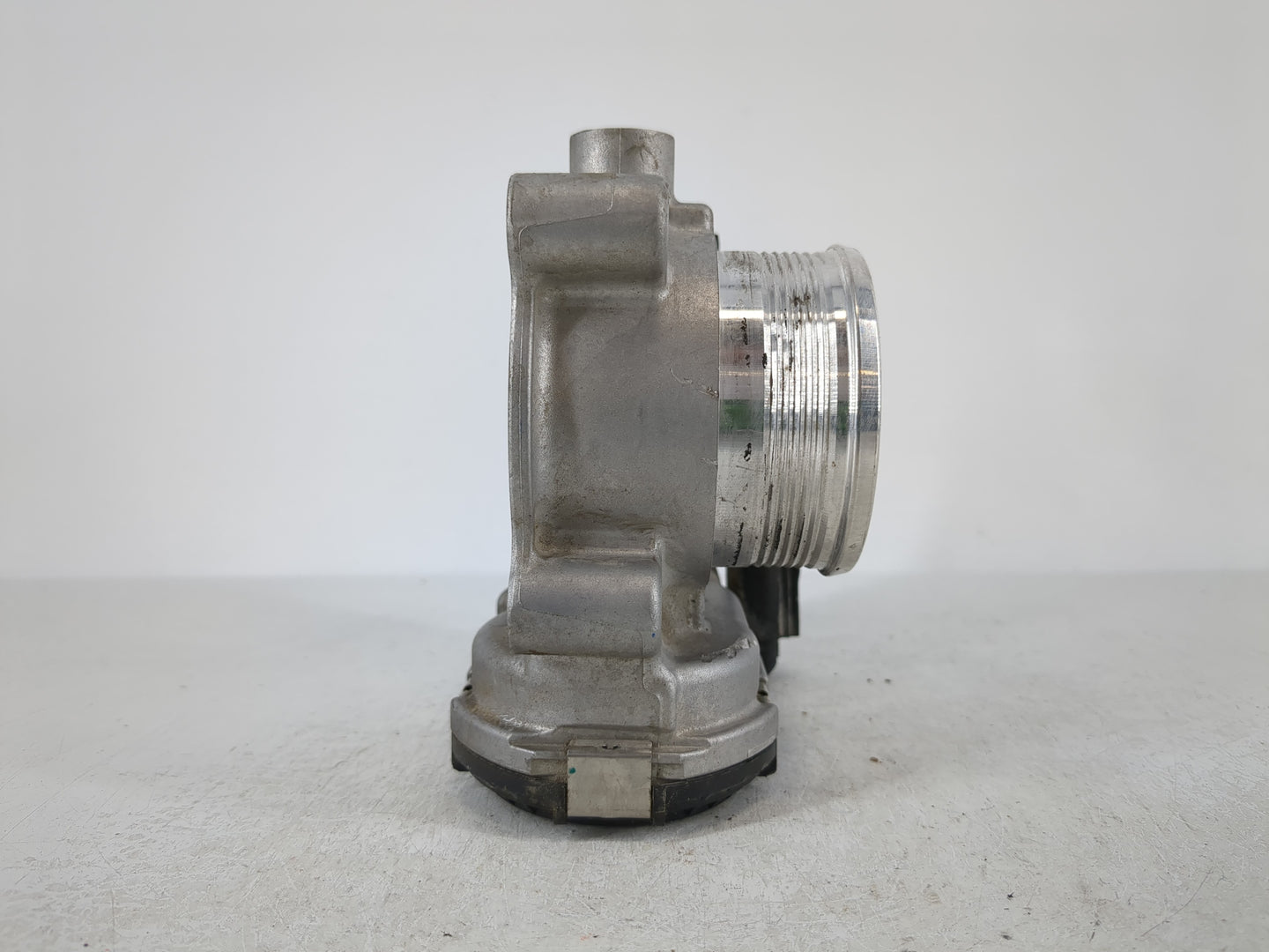 2014-2018 Ford Focus Throttle Body P/N:DS7E-9F991-BB Fits Fits 2014 2015 2016 2017 2018 2019 2020 2021 2022 OEM Used Auto Parts - Oemusedautoparts1.com