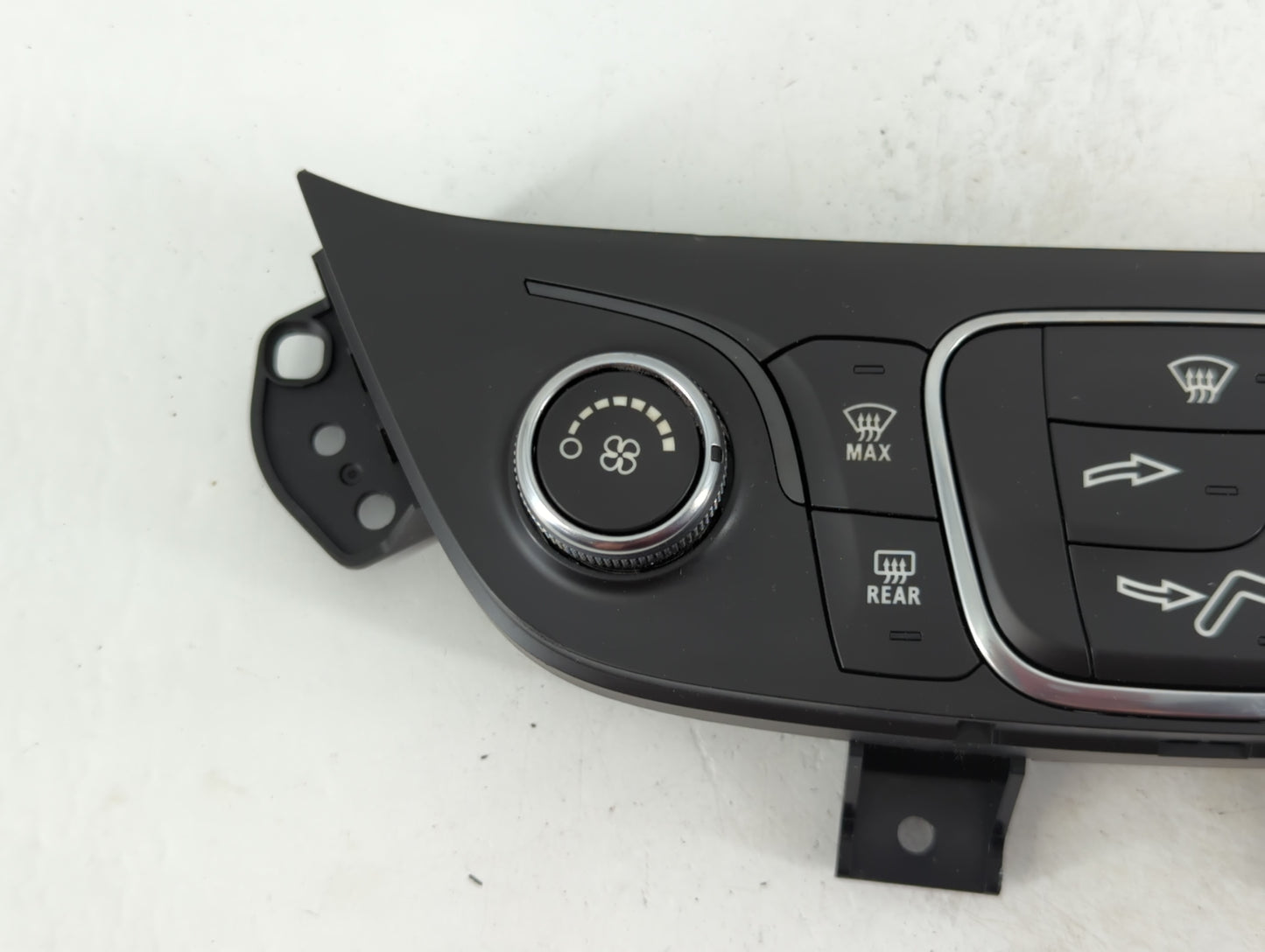 2019-2021 Chevrolet Equinox Climate Control Module Temperature AC/Heater Replacement P/N:84422503 Fits Fits 2019 2020 2021 OEM Used Auto Parts