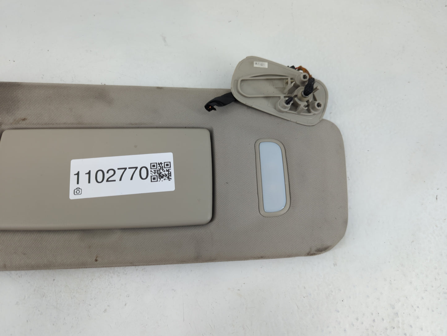 2007-2014 Chevrolet Suburban 1500 Sun Visor Shade Replacement Passenger Right Mirror Fits OEM Used Auto Parts