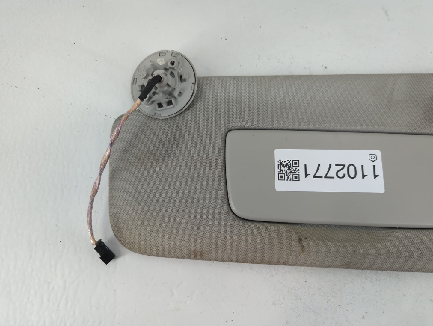 2018-2022 Chevrolet Traverse Sun Visor Shade Replacement Driver Left Mirror Fits Fits 2018 2019 2020 2021 2022 OEM Used Auto Parts