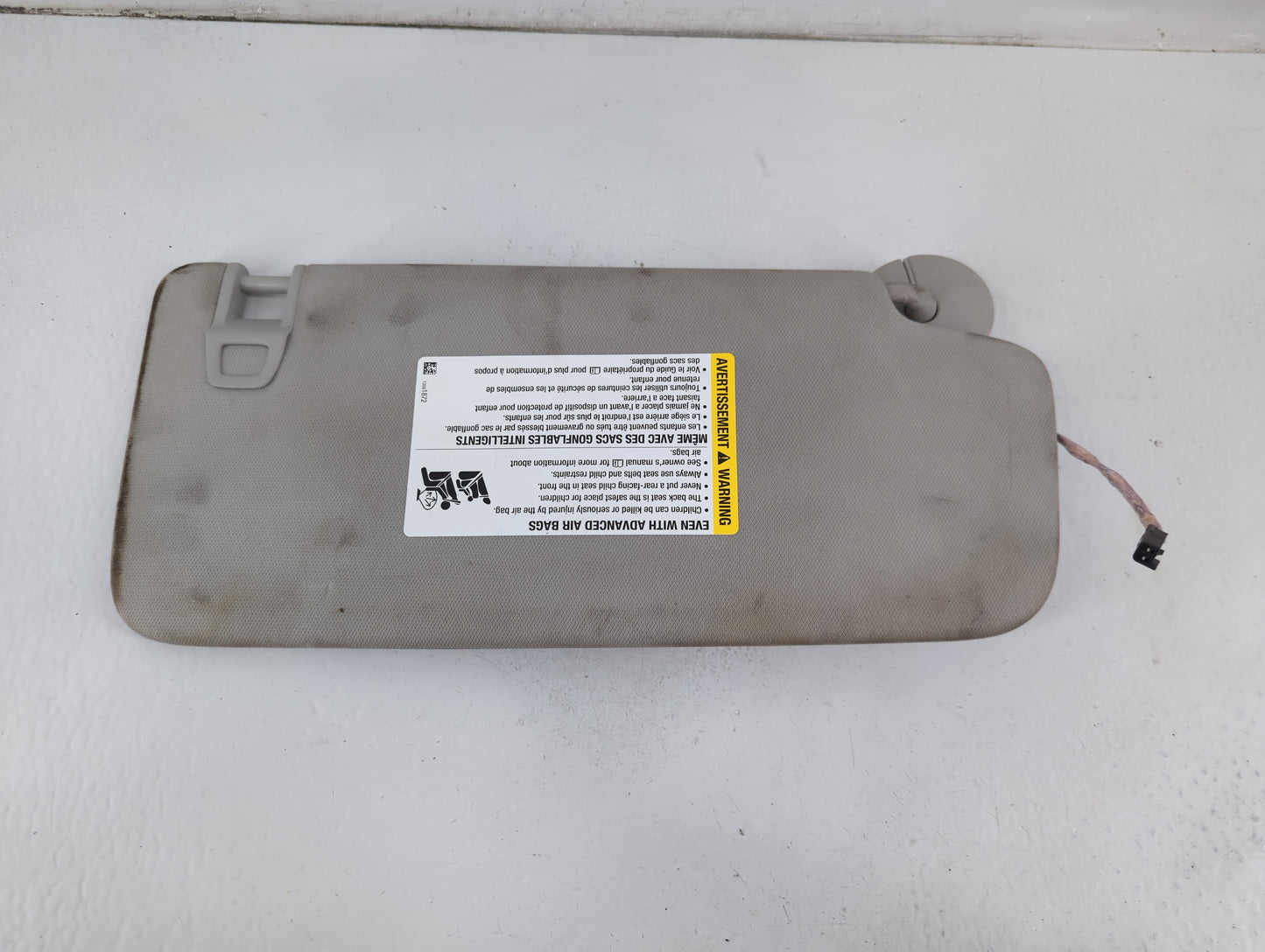 2018-2022 Chevrolet Traverse Sun Visor Shade Replacement Driver Left Mirror Fits Fits 2018 2019 2020 2021 2022 OEM Used Auto Parts