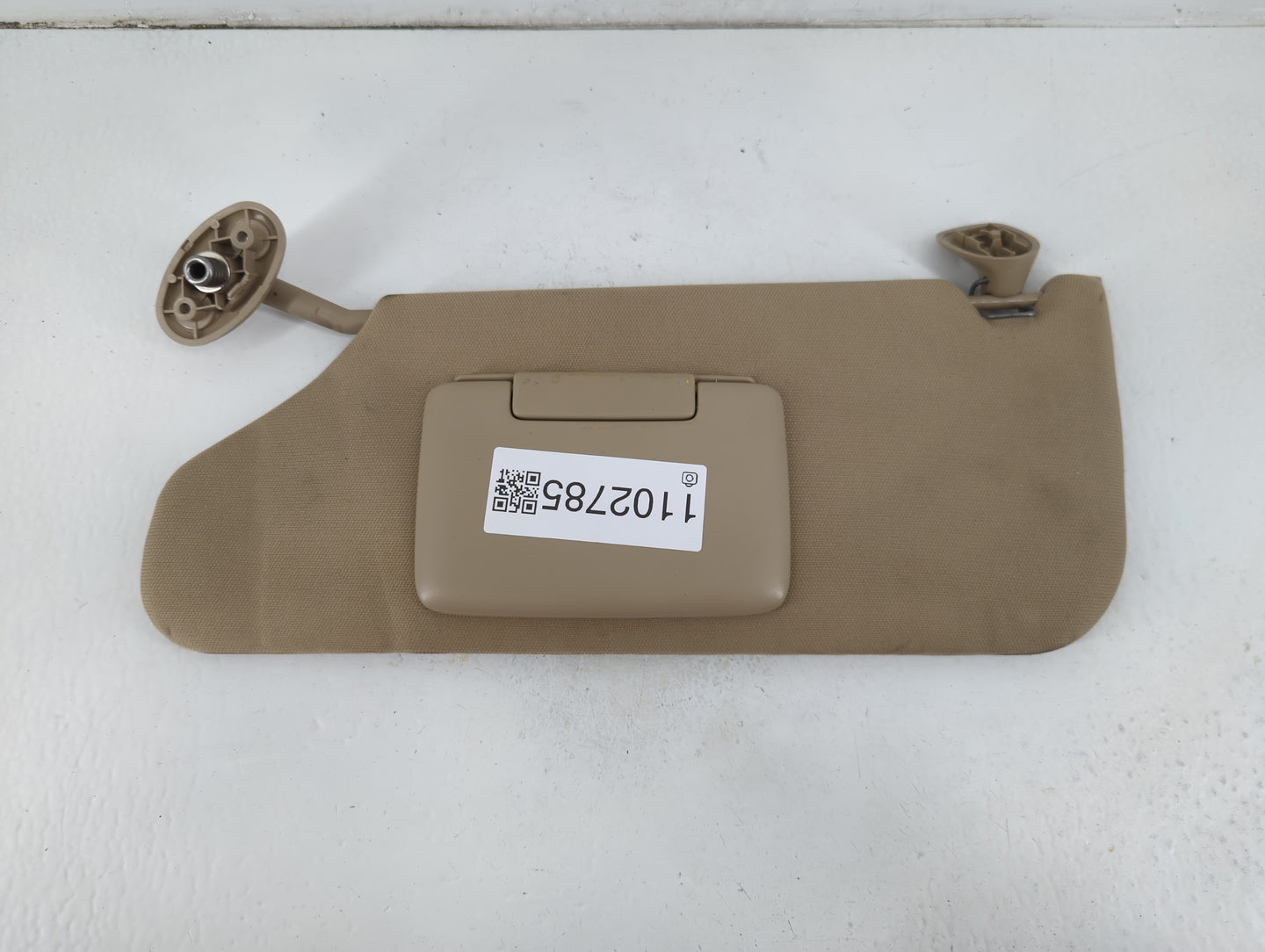 2011-2014 Chrysler 200 Sun Visor Shade Replacement Driver Left Mirror Fits Fits 2011 2012 2013 2014 OEM Used Auto Parts - Oemusedautoparts1.com