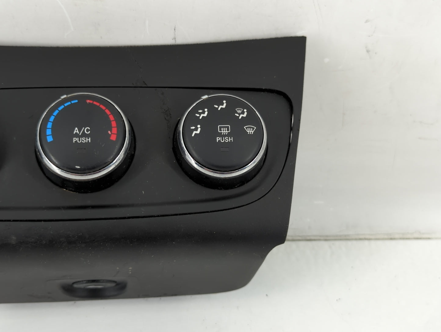 2011-2014 Dodge Avenger Climate Control Module Temperature AC/Heater Replacement P/N:P55111949AF Fits Fits 2011 2012 2013 2014 OEM Used Auto Parts