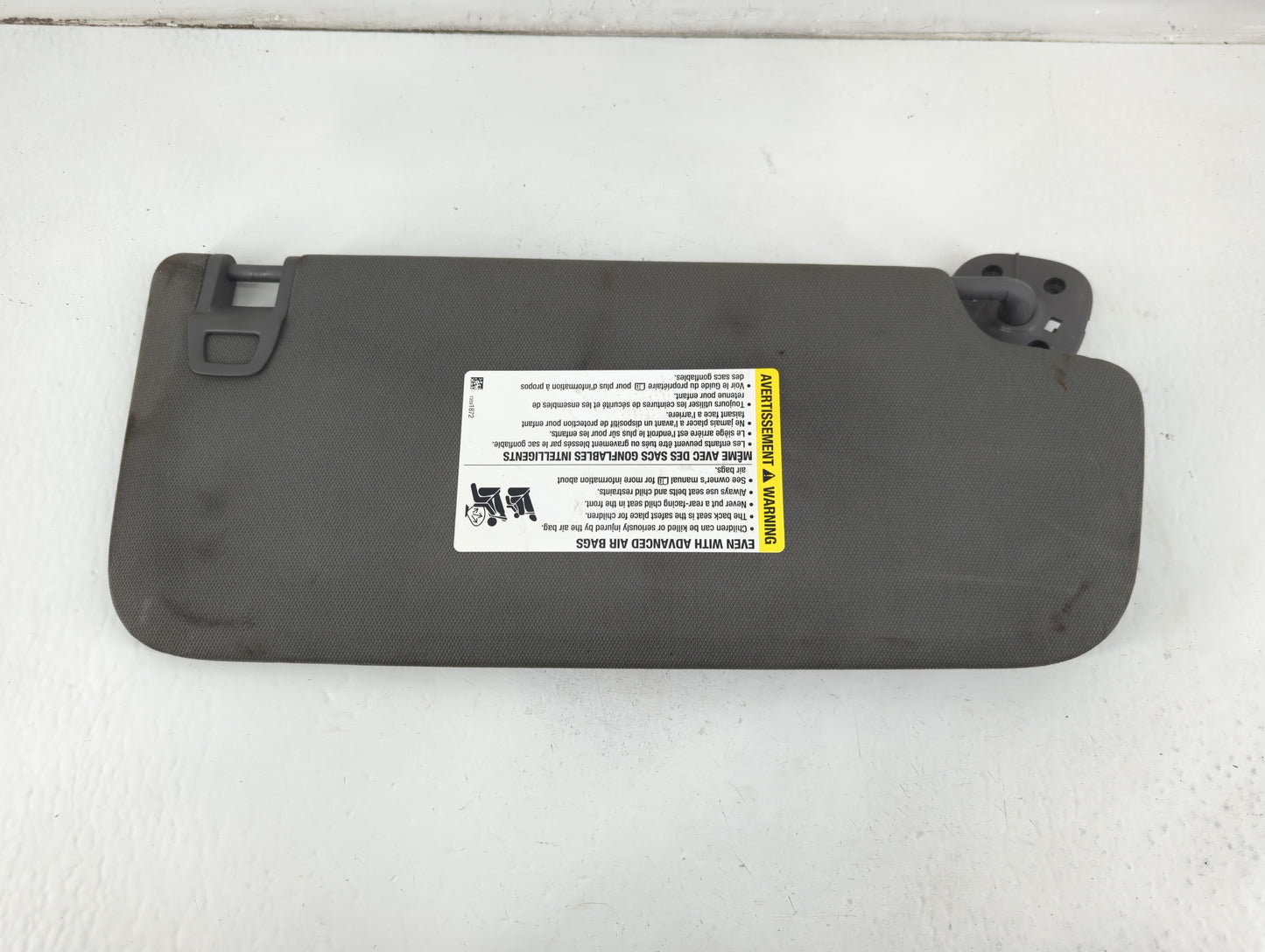 2019-2022 Chevrolet Silverado 1500 Sun Visor Shade Replacement Driver Left Mirror Fits Fits 2019 2020 2021 2022 OEM Used Auto Parts