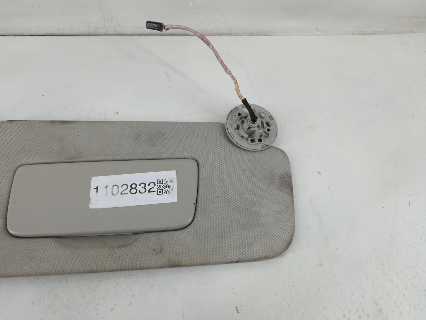 2018-2022 Chevrolet Traverse Sun Visor Shade Replacement Passenger Right Mirror Fits Fits 2018 2019 2020 2021 2022 OEM Used Auto Parts