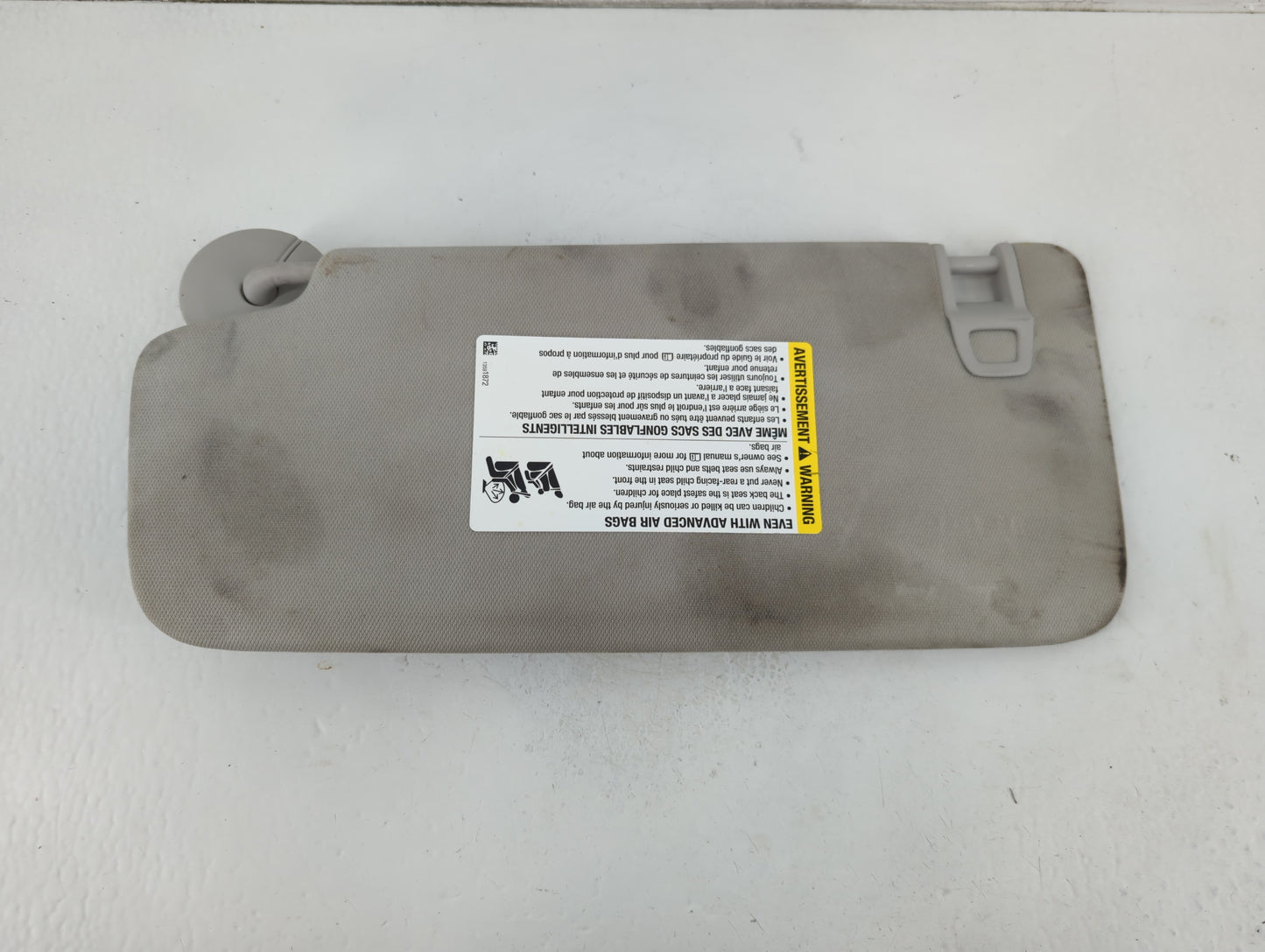 2018-2022 Chevrolet Traverse Sun Visor Shade Replacement Passenger Right Mirror Fits Fits 2018 2019 2020 2021 2022 OEM Used Auto Parts