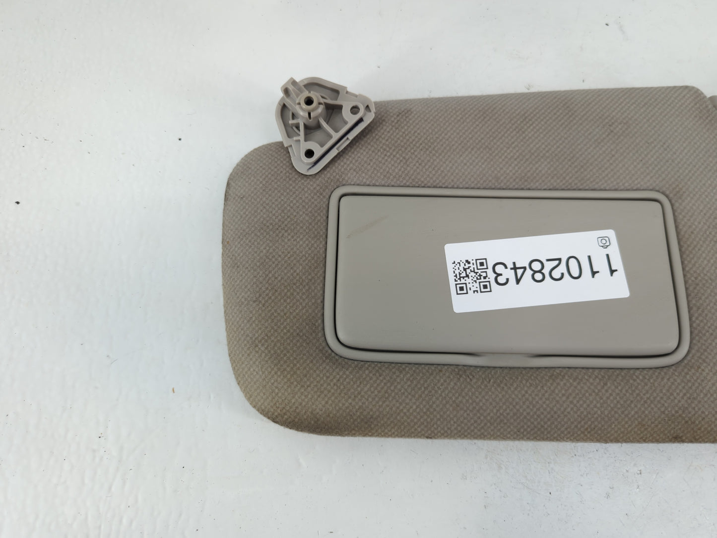 2013-2019 Nissan Sentra Sun Visor Shade Replacement Driver Left Mirror Fits Fits 2012 2013 2014 2015 2016 2017 2018 2019 OEM Used Auto Parts - Oemusedautoparts1.com