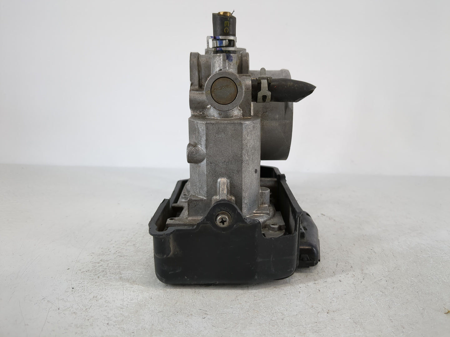 2013-2017 Honda Accord Throttle Body P/N:M141029 GMF4A Fits Fits 2013 2014 2015 2016 2017 2018 2019 2020 2021 2022 OEM Used Auto Parts - Oemusedautoparts1.com