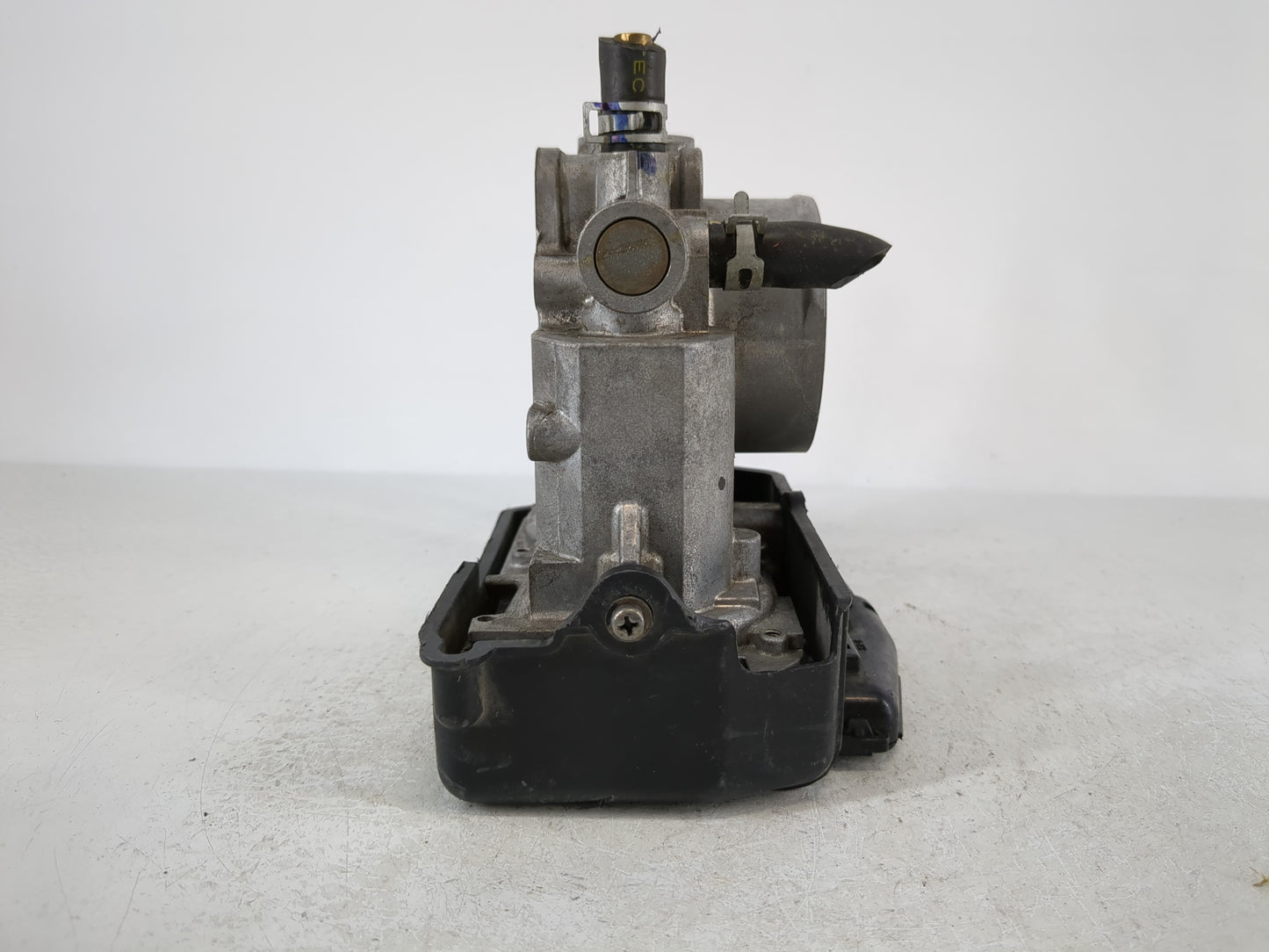 2013-2017 Honda Accord Throttle Body P/N:M141029 GMF4A Fits Fits 2013 2014 2015 2016 2017 2018 2019 2020 2021 2022 OEM Used Auto Parts - Oemusedautoparts1.com