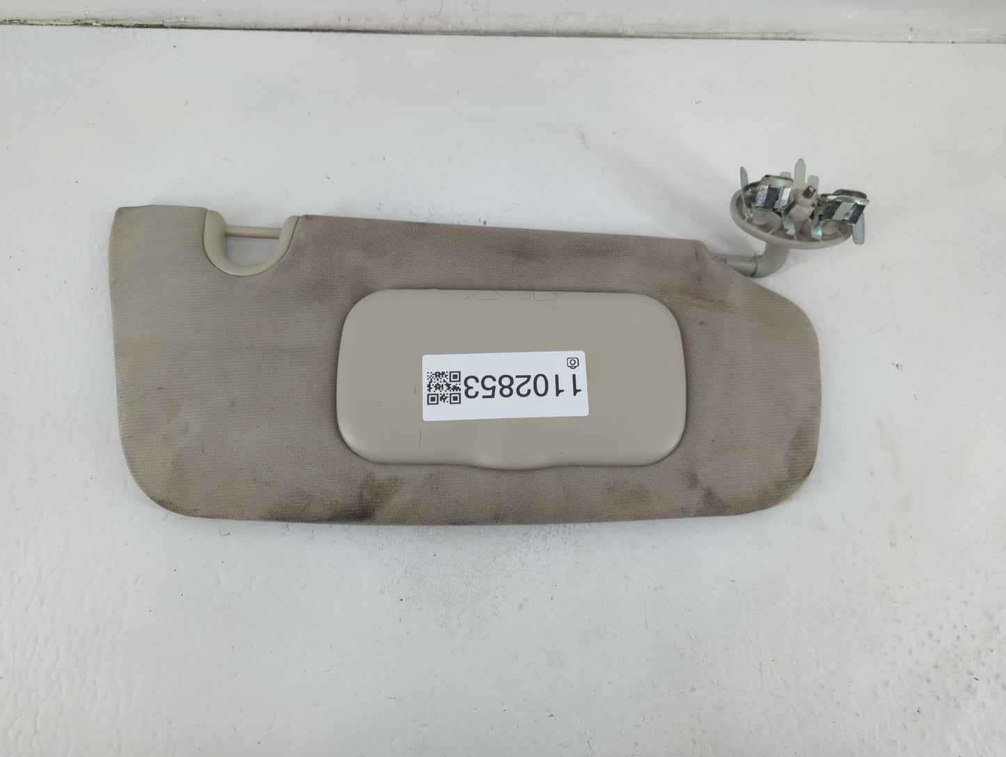 2010-2017 Jeep Patriot Sun Visor Shade Replacement Passenger Right Mirror Fits Fits 2010 2011 2012 2013 2014 2015 2016 2017 OEM Used Auto Parts - Oemusedautoparts1.com