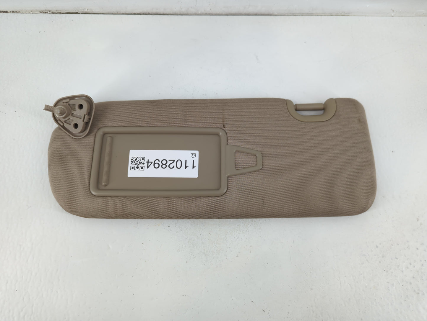 2013-2019 Hyundai Santa Fe Sun Visor Shade Replacement Driver Left Mirror Fits Fits 2013 2014 2015 2016 2017 2018 2019 OEM Used Auto Parts - Oemusedautoparts1.com