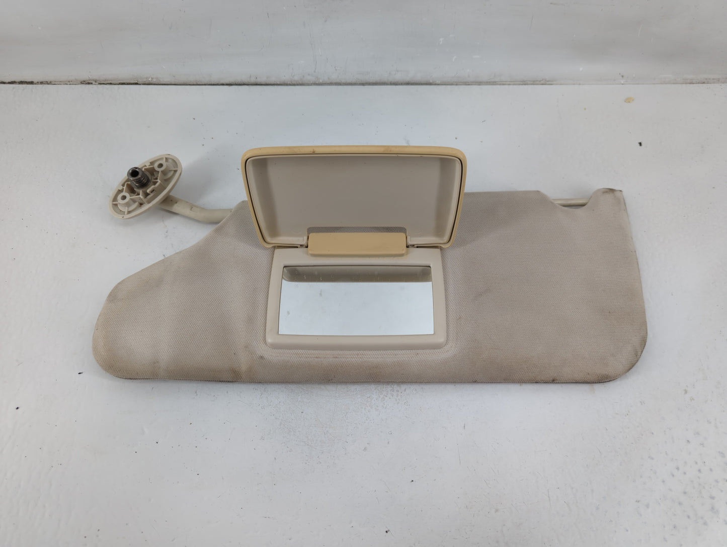 2015-2017 Dodge Challenger Sun Visor Shade Replacement Driver Left Mirror Fits Fits 2015 2016 2017 OEM Used Auto Parts - Oemusedautoparts1.com