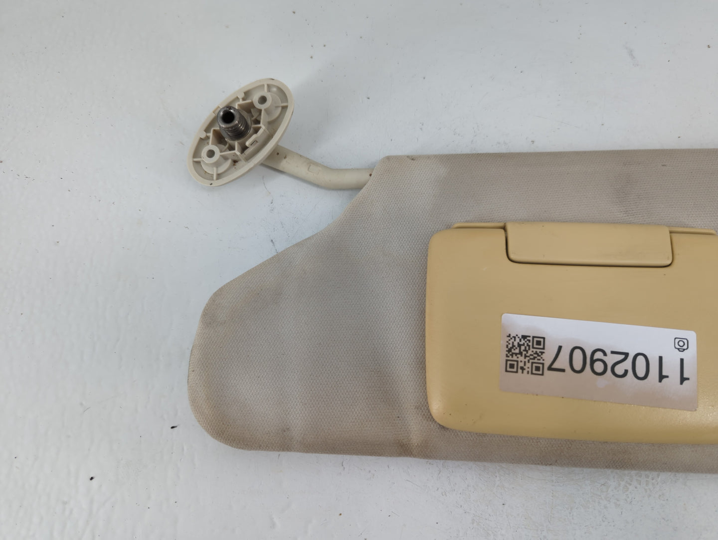 2015-2017 Dodge Challenger Sun Visor Shade Replacement Driver Left Mirror Fits Fits 2015 2016 2017 OEM Used Auto Parts - Oemusedautoparts1.com