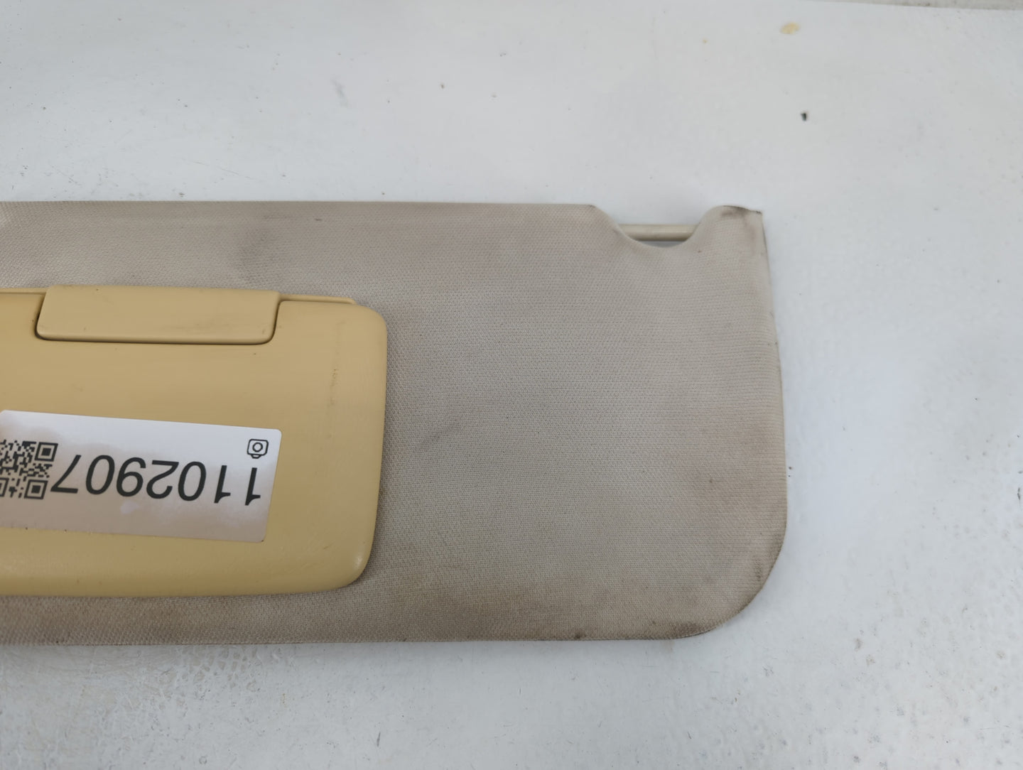2015-2017 Dodge Challenger Sun Visor Shade Replacement Driver Left Mirror Fits Fits 2015 2016 2017 OEM Used Auto Parts - Oemusedautoparts1.com