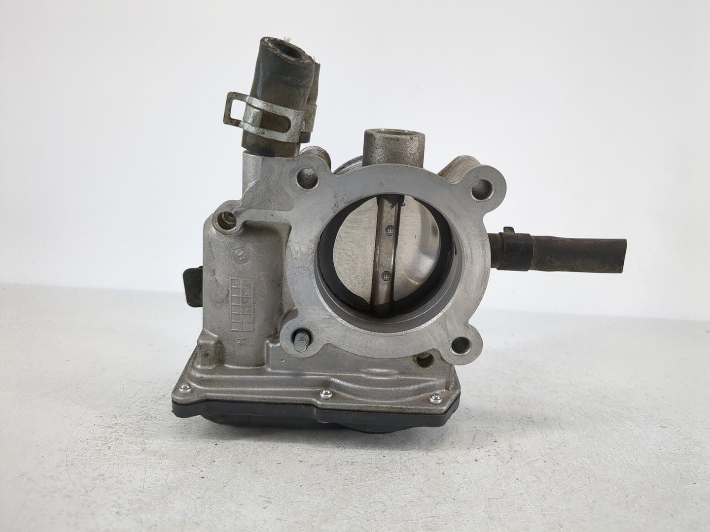2015-2019 Hyundai Sonata Throttle Body Fits Fits 2015 2016 2017 2018 2019 2020 2021 OEM Used Auto Parts - Oemusedautoparts1.com