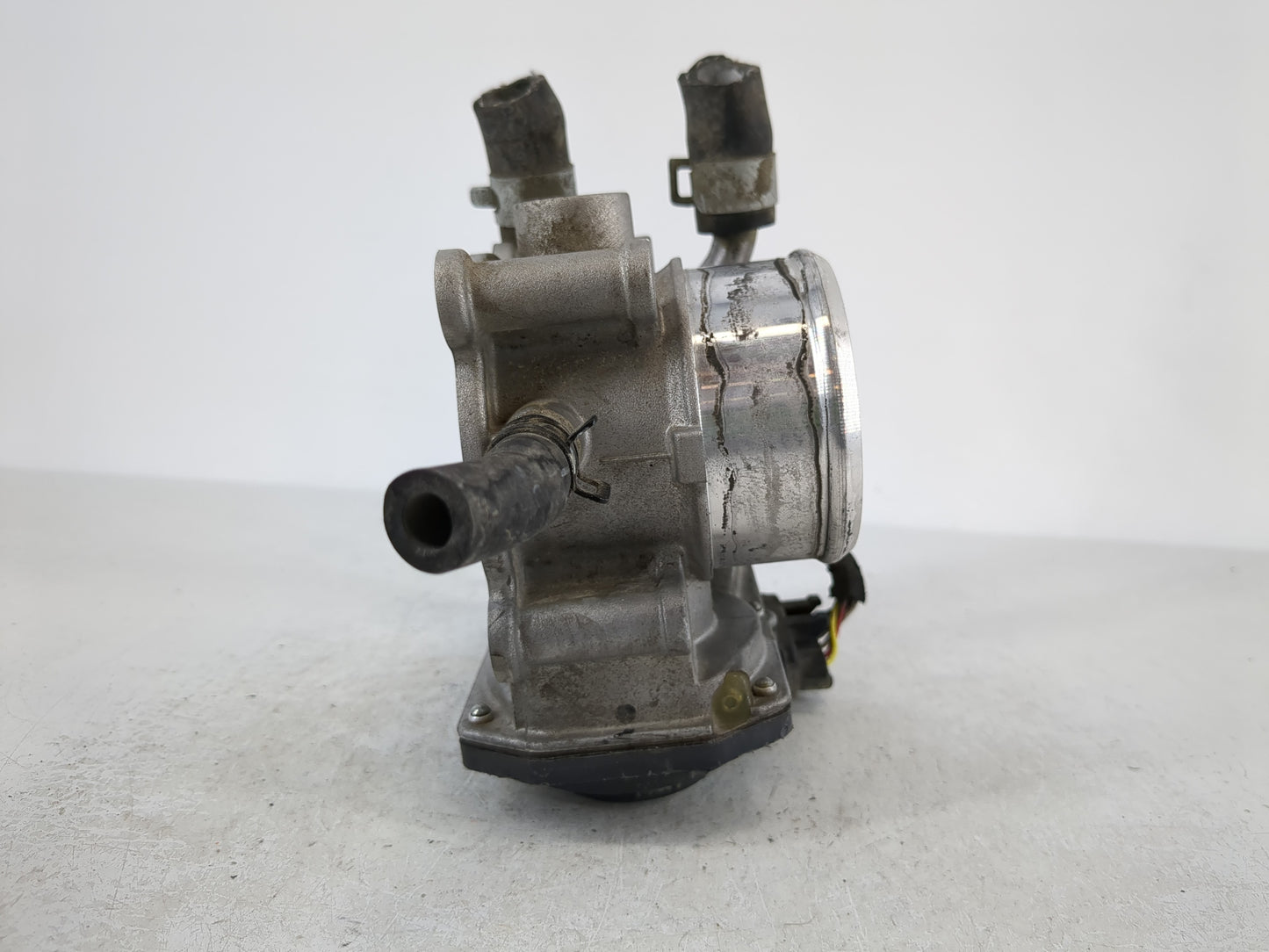 2015-2019 Hyundai Sonata Throttle Body Fits Fits 2015 2016 2017 2018 2019 2020 2021 OEM Used Auto Parts - Oemusedautoparts1.com