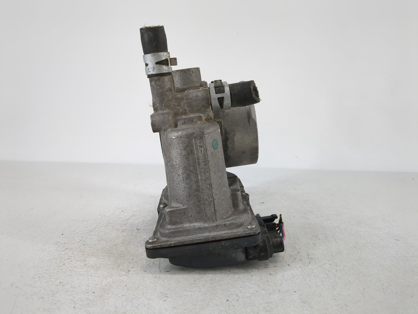 2013 Cadillac Ct4 Throttle Body P/N:22030-37060 Fits OEM Used Auto Parts - Oemusedautoparts1.com