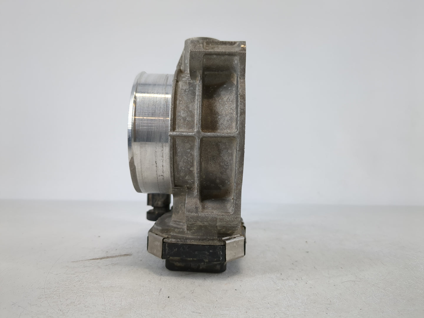 2012-2015 Chevrolet Camaro Throttle Body P/N:12632172BA Fits Fits 2012 2013 2014 2015 2016 2017 2018 2019 2020 2021 2022 OEM Used Auto Parts - Oemusedautoparts1.com