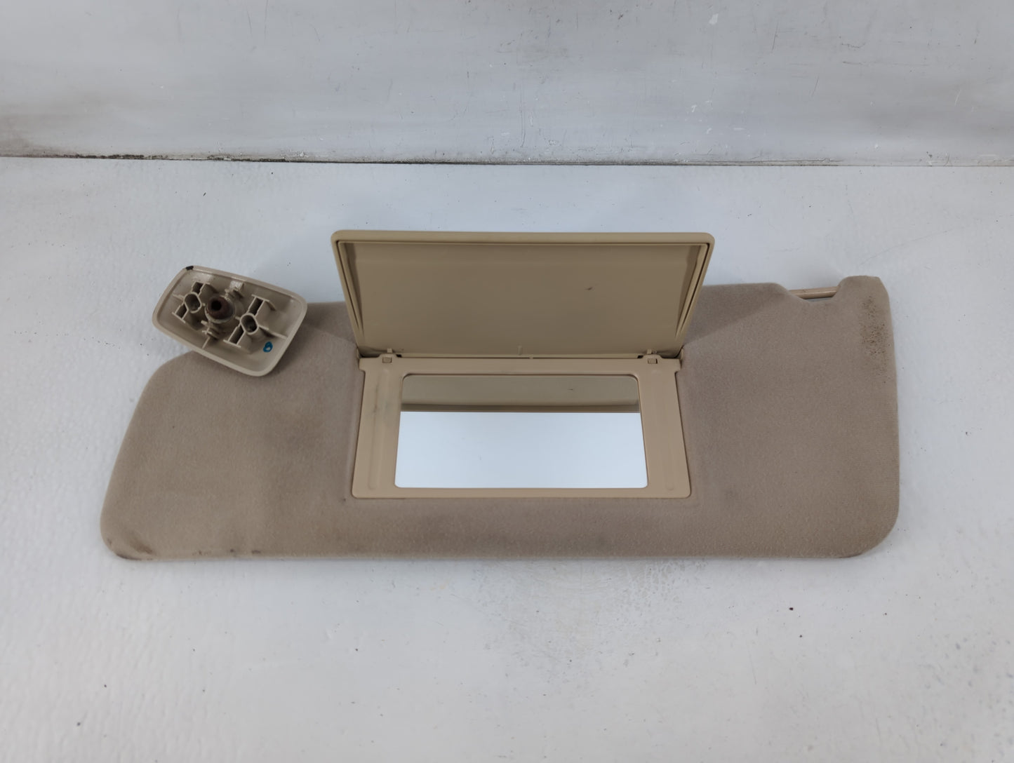 2004-2008 Ford F-150 Sun Visor Shade Replacement Driver Left Mirror Fits Fits 2004 2005 2006 2007 2008 OEM Used Auto Parts