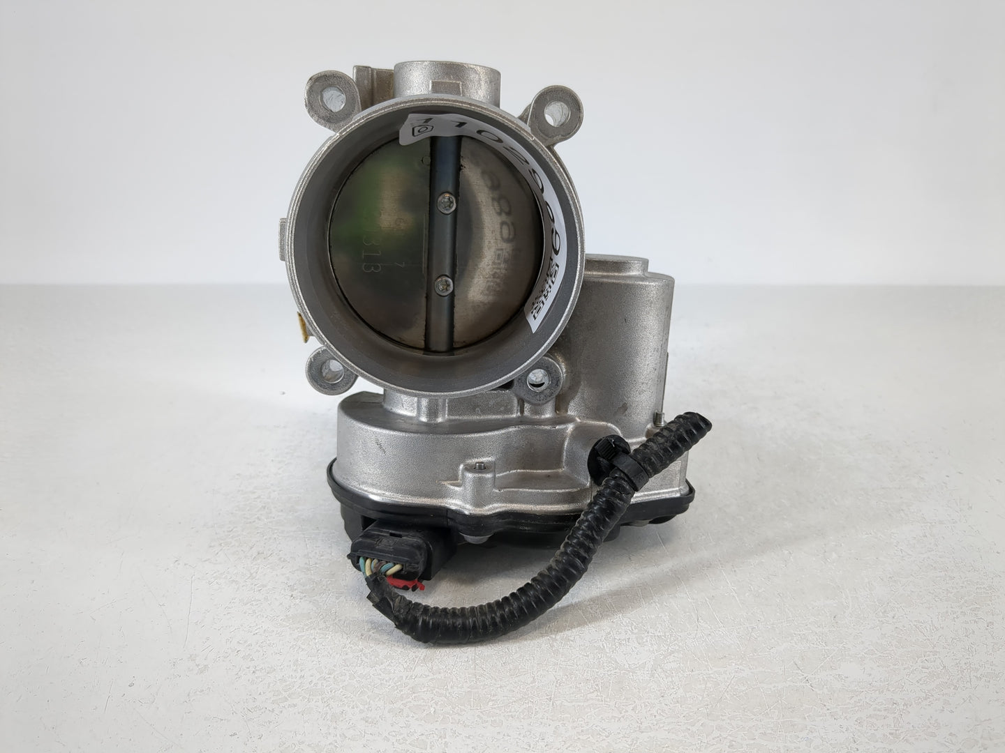 2011-2017 Ford Mustang Throttle Body P/N:AT4E-EH Fits Fits 2011 2012 2013 2014 2015 2016 2017 2018 2019 OEM Used Auto Parts - Oemusedautoparts1.com