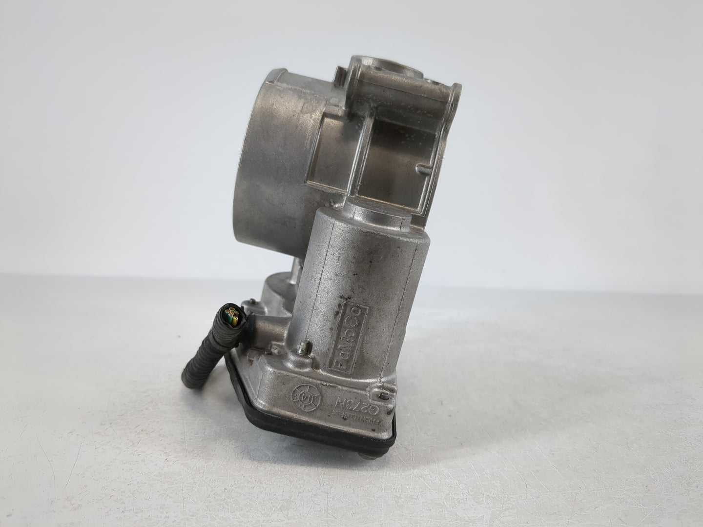 2011-2017 Ford Mustang Throttle Body P/N:AT4E-EH Fits Fits 2011 2012 2013 2014 2015 2016 2017 2018 2019 OEM Used Auto Parts - Oemusedautoparts1.com