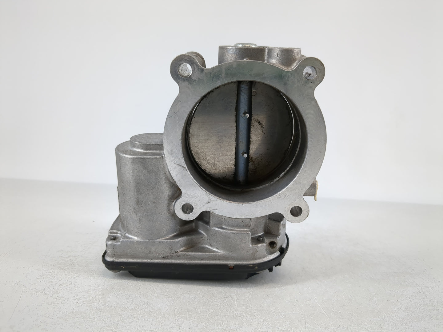 2011-2017 Ford Mustang Throttle Body P/N:AT4E-EH Fits Fits 2011 2012 2013 2014 2015 2016 2017 2018 2019 OEM Used Auto Parts - Oemusedautoparts1.com