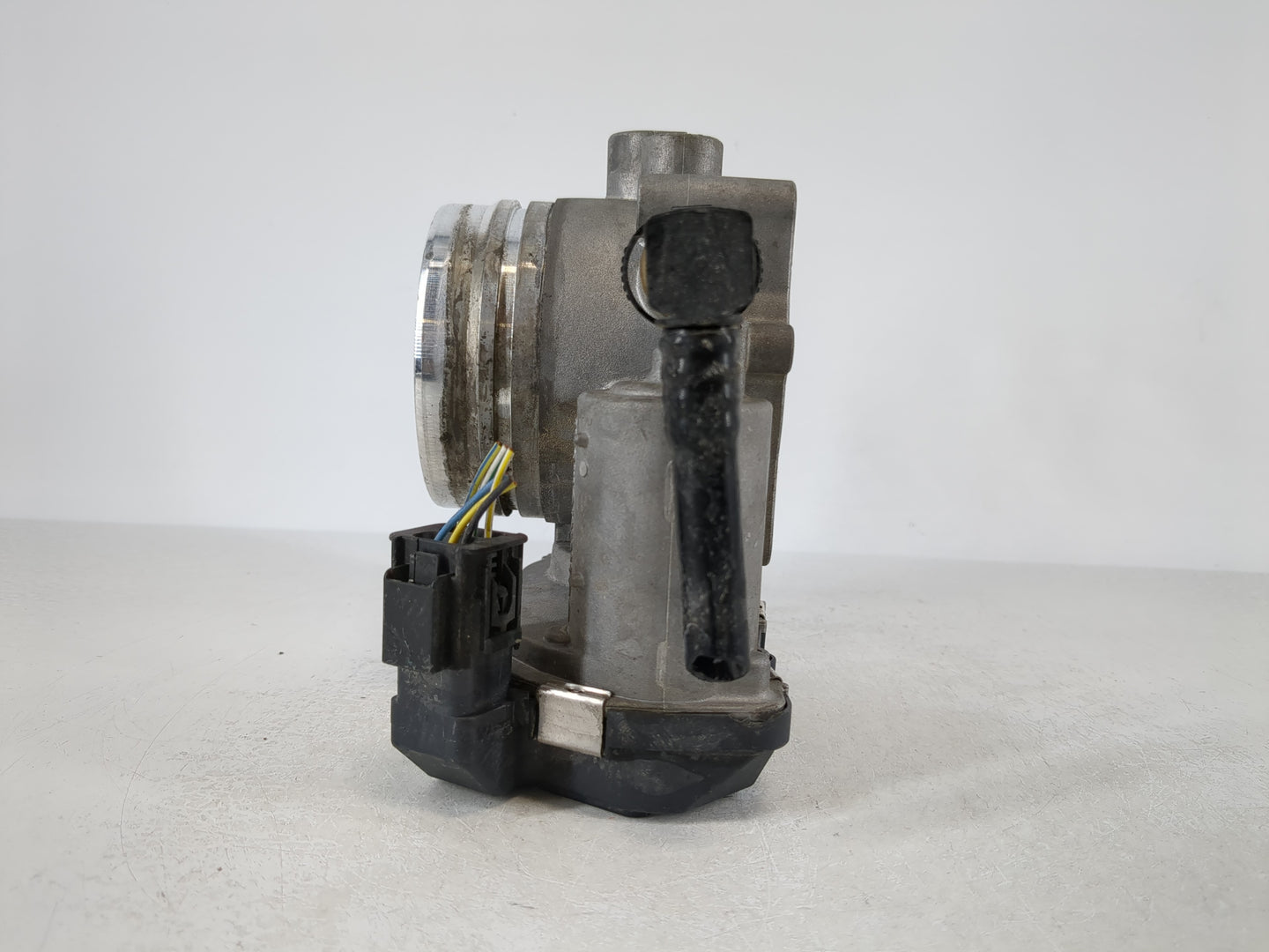 2010-2017 Bmw 535i Throttle Body P/N:1354 7597871-02 Fits Fits 2010 2011 2012 2013 2014 2015 2016 2017 2018 2019 2020 OEM Used Auto Parts - Oemusedautoparts1.com