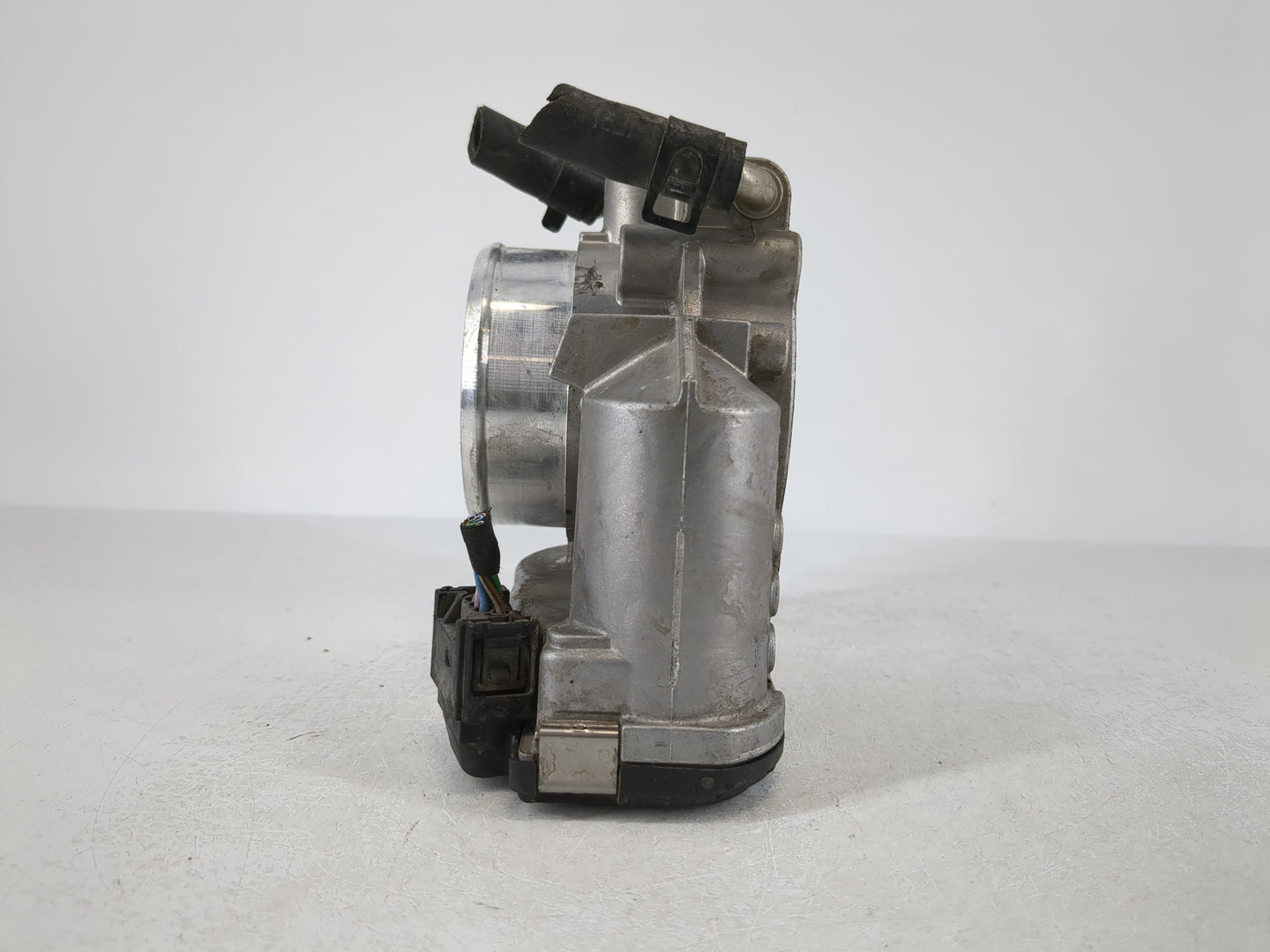 2006-2010 Kia Optima Throttle Body P/N:35100-25200 Fits Fits 2006 2007 2008 2009 2010 2011 2012 2013 OEM Used Auto Parts - Oemusedautoparts1.com