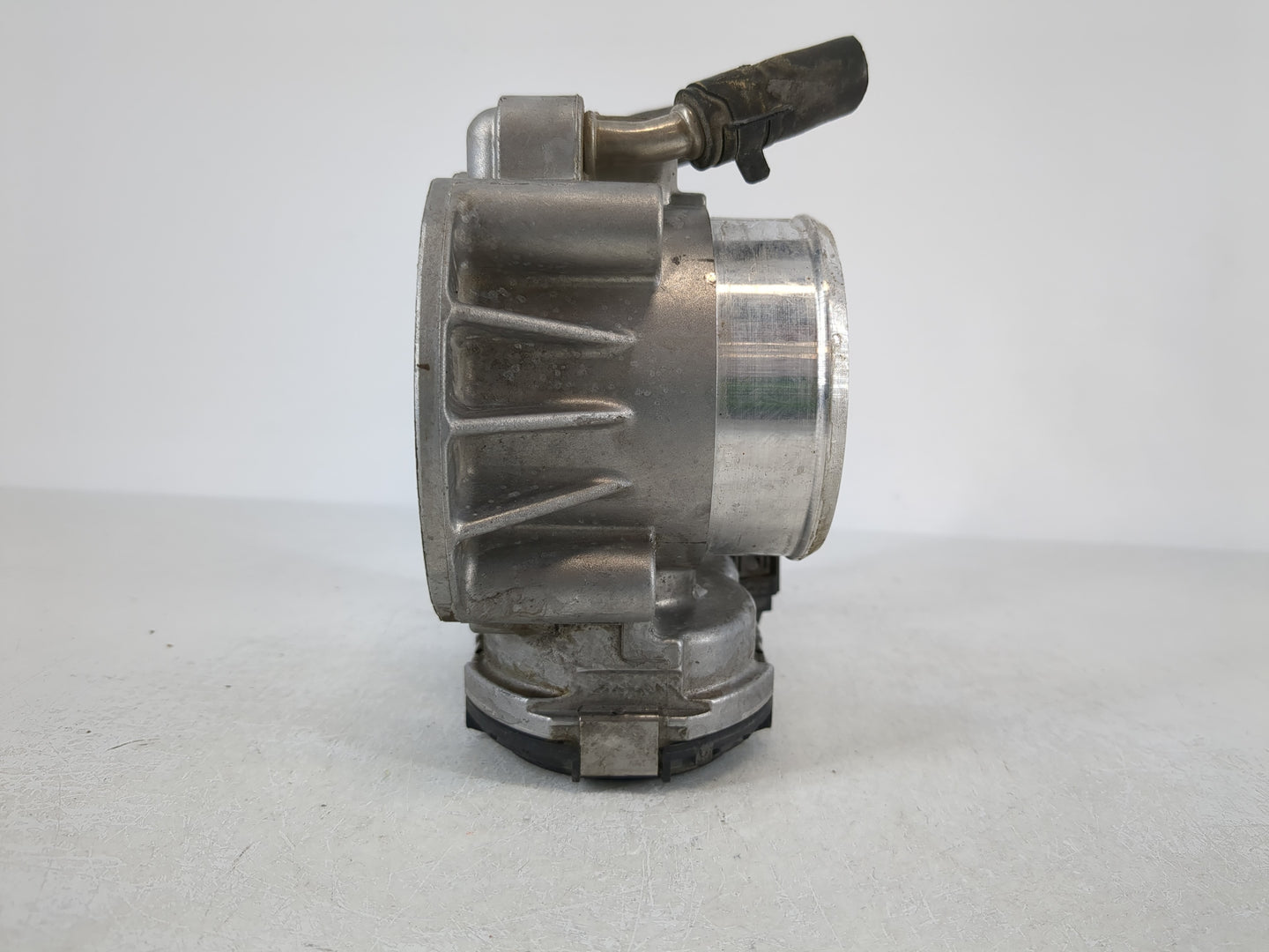2006-2010 Kia Optima Throttle Body P/N:35100-25200 Fits Fits 2006 2007 2008 2009 2010 2011 2012 2013 OEM Used Auto Parts - Oemusedautoparts1.com