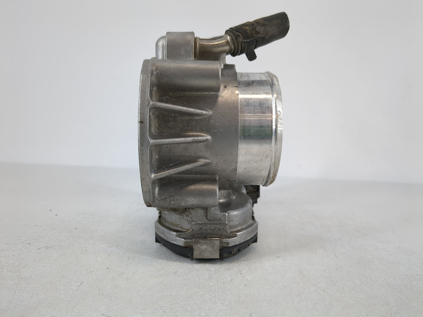 2006-2010 Kia Optima Throttle Body P/N:35100-25200 Fits Fits 2006 2007 2008 2009 2010 2011 2012 2013 OEM Used Auto Parts - Oemusedautoparts1.com