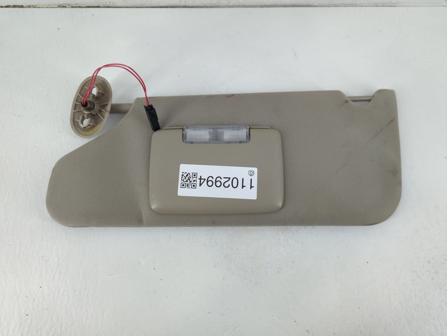 2005-2010 Jeep Grand Cherokee Sun Visor Shade Replacement Driver Left Mirror Fits Fits 2005 2006 2007 2008 2009 2010 OEM Used Auto Parts - Oemusedautoparts1.com