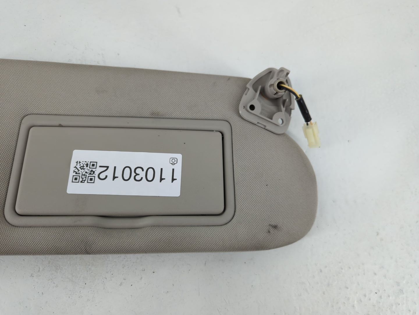 2019-2020 Infiniti Qx50 Sun Visor Shade Replacement Passenger Right Mirror Fits Fits 2019 2020 OEM Used Auto Parts - Oemusedautoparts1.com