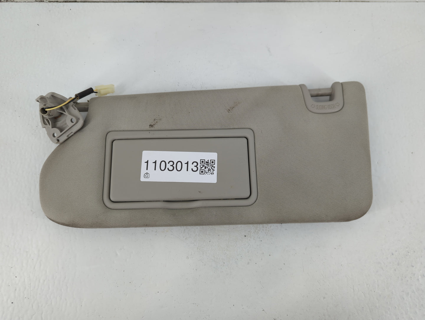 2019-2020 Infiniti Qx50 Sun Visor Shade Replacement Driver Left Mirror Fits Fits 2019 2020 OEM Used Auto Parts - Oemusedautoparts1.com