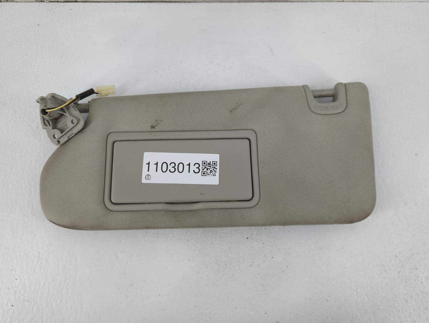 2019-2020 Infiniti Qx50 Sun Visor Shade Replacement Driver Left Mirror Fits Fits 2019 2020 OEM Used Auto Parts - Oemusedautoparts1.com