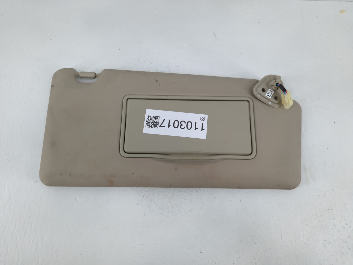 2008-2015 Nissan Rogue Sun Visor Shade Replacement Passenger Right Mirror Fits Fits 2008 2009 2010 2011 2012 2013 2014 2015 OEM Used Auto Parts - Oemusedautoparts1.com