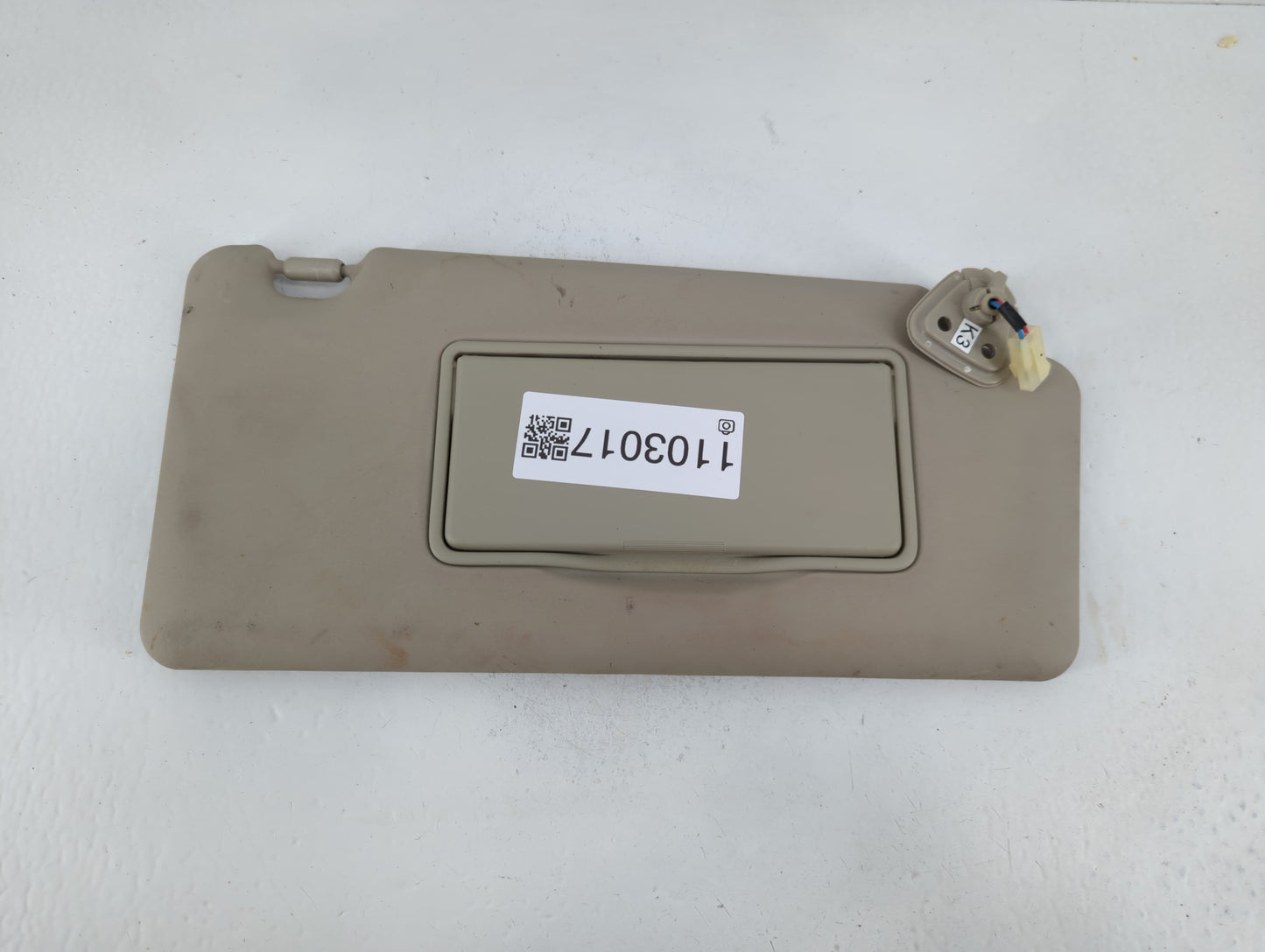 2008-2015 Nissan Rogue Sun Visor Shade Replacement Passenger Right Mirror Fits Fits 2008 2009 2010 2011 2012 2013 2014 2015 OEM Used Auto Parts - Oemusedautoparts1.com