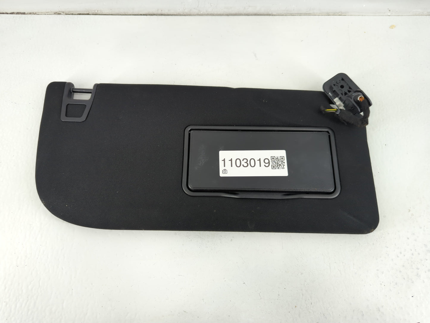 2018-2021 Ford Expedition Sun Visor Shade Replacement Passenger Right Mirror Fits Fits 2018 2019 2020 2021 OEM Used Auto Parts