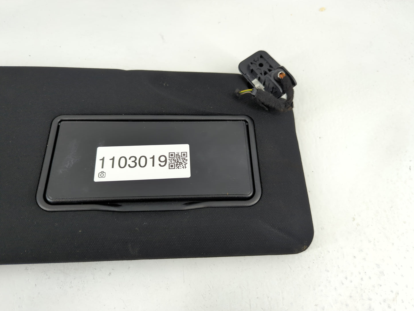 2018-2021 Ford Expedition Sun Visor Shade Replacement Passenger Right Mirror Fits Fits 2018 2019 2020 2021 OEM Used Auto Parts