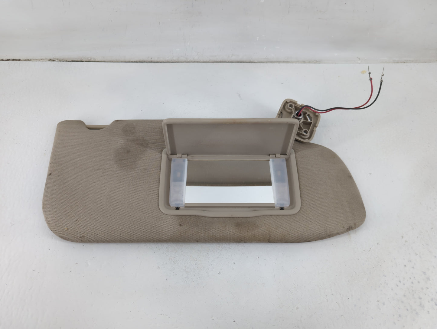 2010-2012 Lincoln Mkt Sun Visor Shade Replacement Passenger Right Mirror Fits Fits 2010 2011 2012 OEM Used Auto Parts - Oemusedautoparts1.com