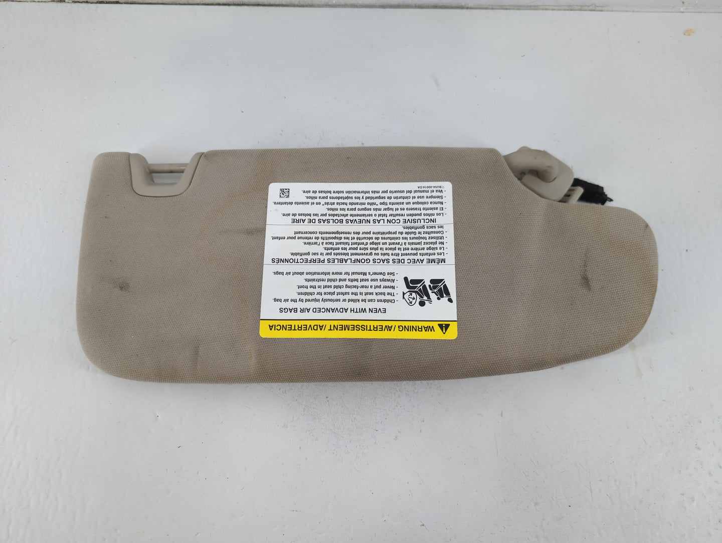 2017-2020 Ford Fusion Sun Visor Shade Replacement Driver Left Mirror Fits Fits 2017 2018 2019 2020 OEM Used Auto Parts - Oemusedautoparts1.com