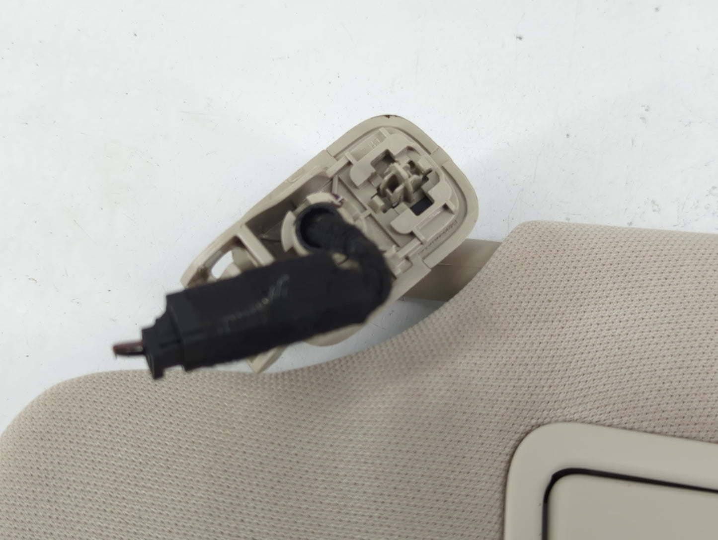 2019-2020 Ford Fusion Sun Visor Shade Replacement Driver Left Mirror Fits Fits 2018 2019 2020 OEM Used Auto Parts