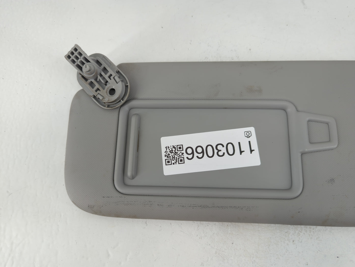 2021-2022 Hyundai Elantra Sun Visor Shade Replacement Driver Left Mirror Fits Fits 2021 2022 OEM Used Auto Parts