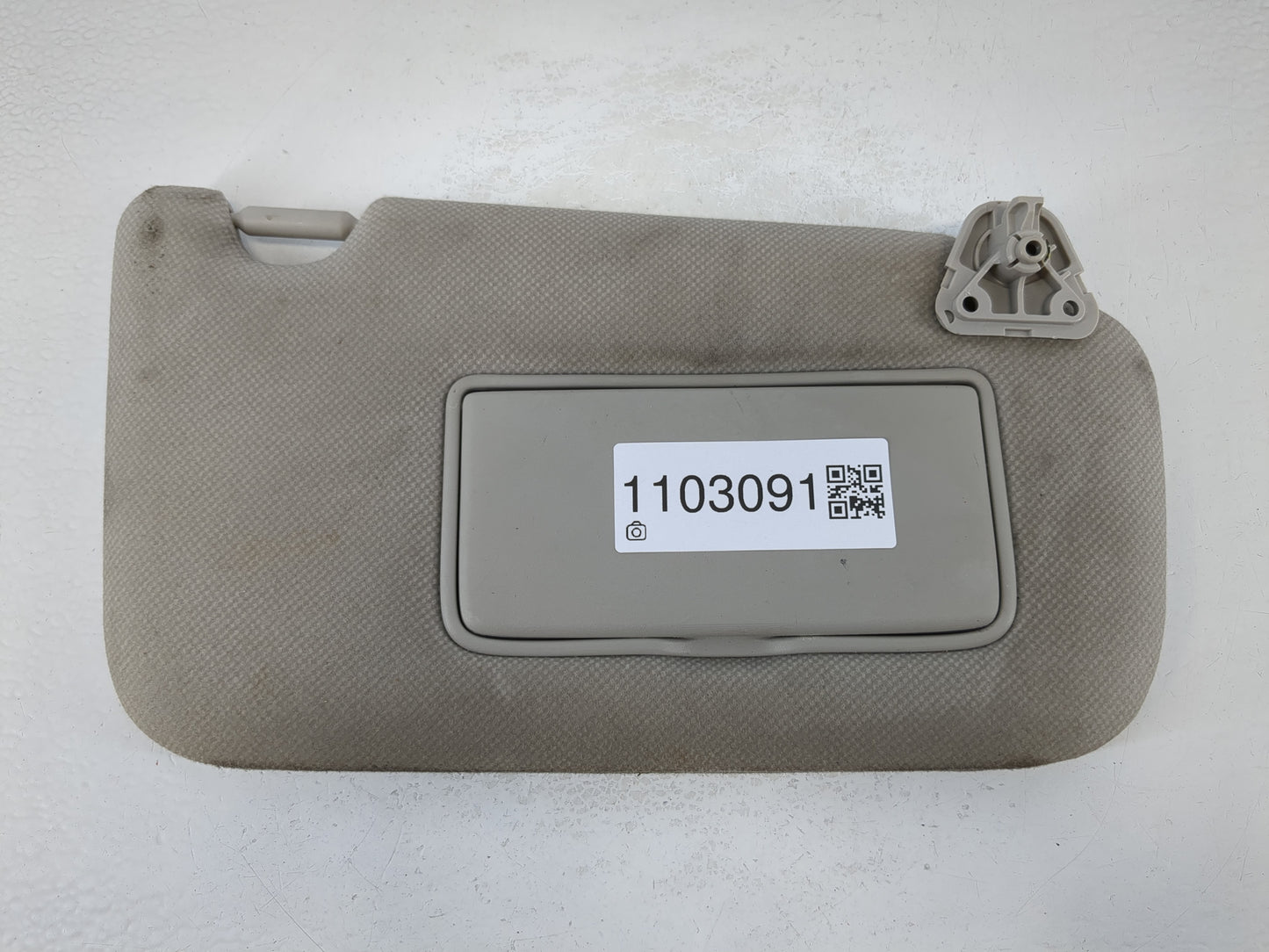 2013-2019 Nissan Sentra Sun Visor Shade Replacement Driver Left Mirror Fits Fits 2012 2013 2014 2015 2016 2017 2018 2019 OEM Used Auto Parts - Oemusedautoparts1.com