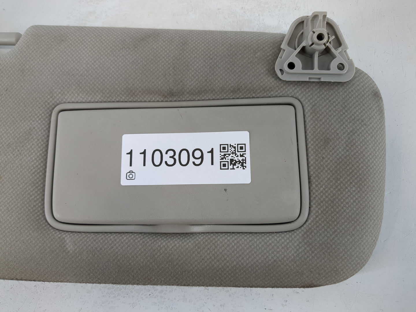 2013-2019 Nissan Sentra Sun Visor Shade Replacement Driver Left Mirror Fits Fits 2012 2013 2014 2015 2016 2017 2018 2019 OEM Used Auto Parts - Oemusedautoparts1.com